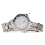 A LADY'S TAG HEUER AQUARACER STAINLESS STEEL QUARTZ WRIST WATCH