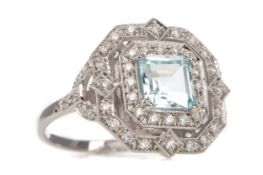 AN AQUAMARINE AND DIAMOND RING