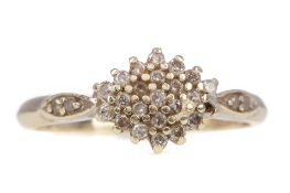 DIAMOND CLUSTER RING