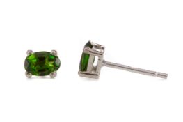 A PAIR OF CHROME DIOPSIDE STUD EARRINGS