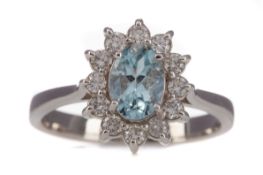 AN AQUAMARINE AND DIAMOND RING