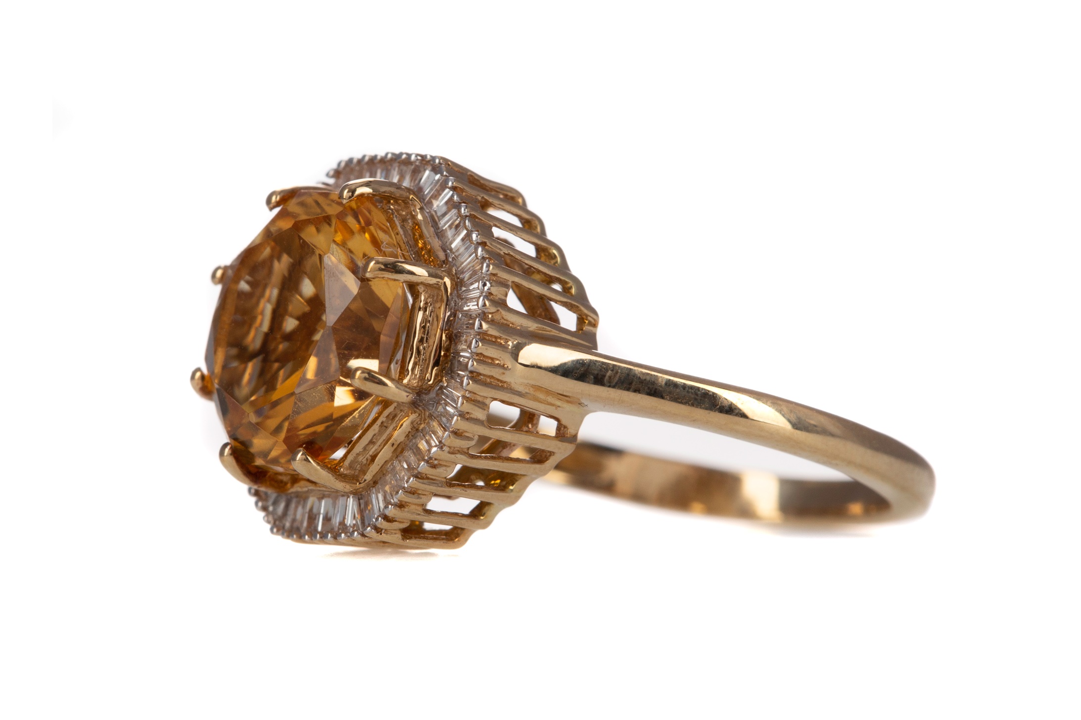 A CITRINE AND DIAMOND RING - Image 2 of 2