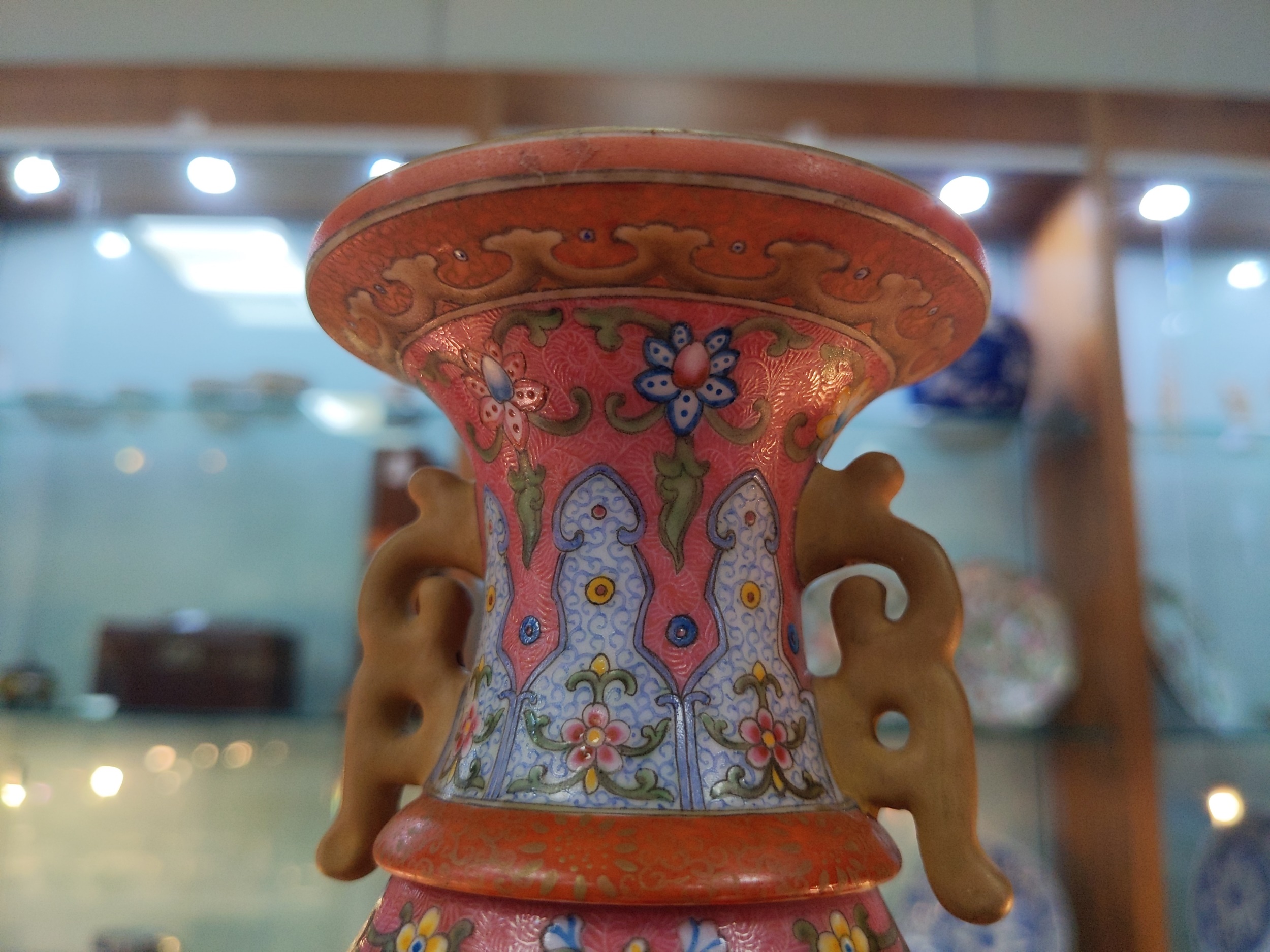A RARE CHINESE REVOLVING VASE - Image 7 of 14