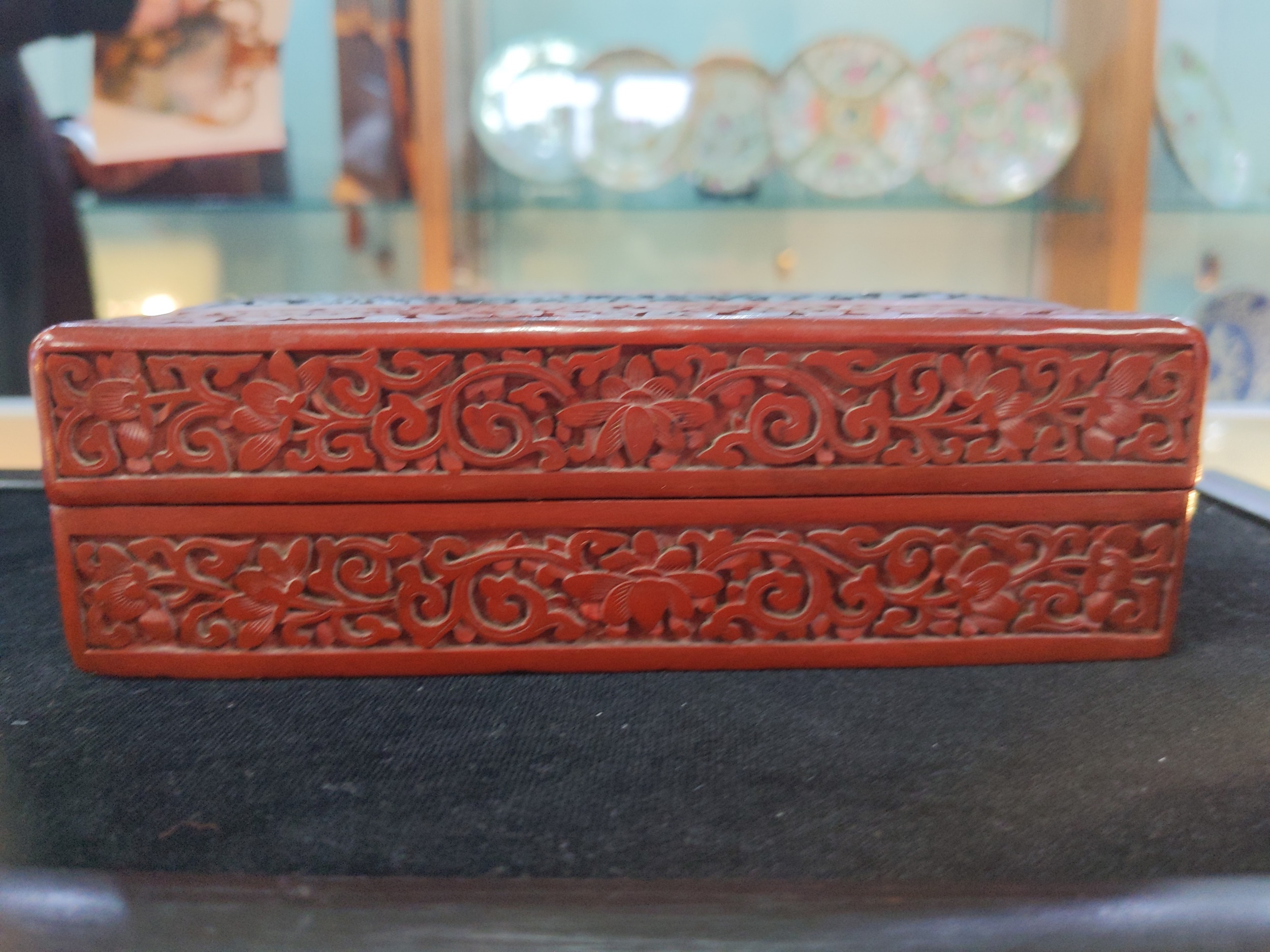 A CHINESE CINNABAR LACQUER BOX AND COVER - Image 4 of 10