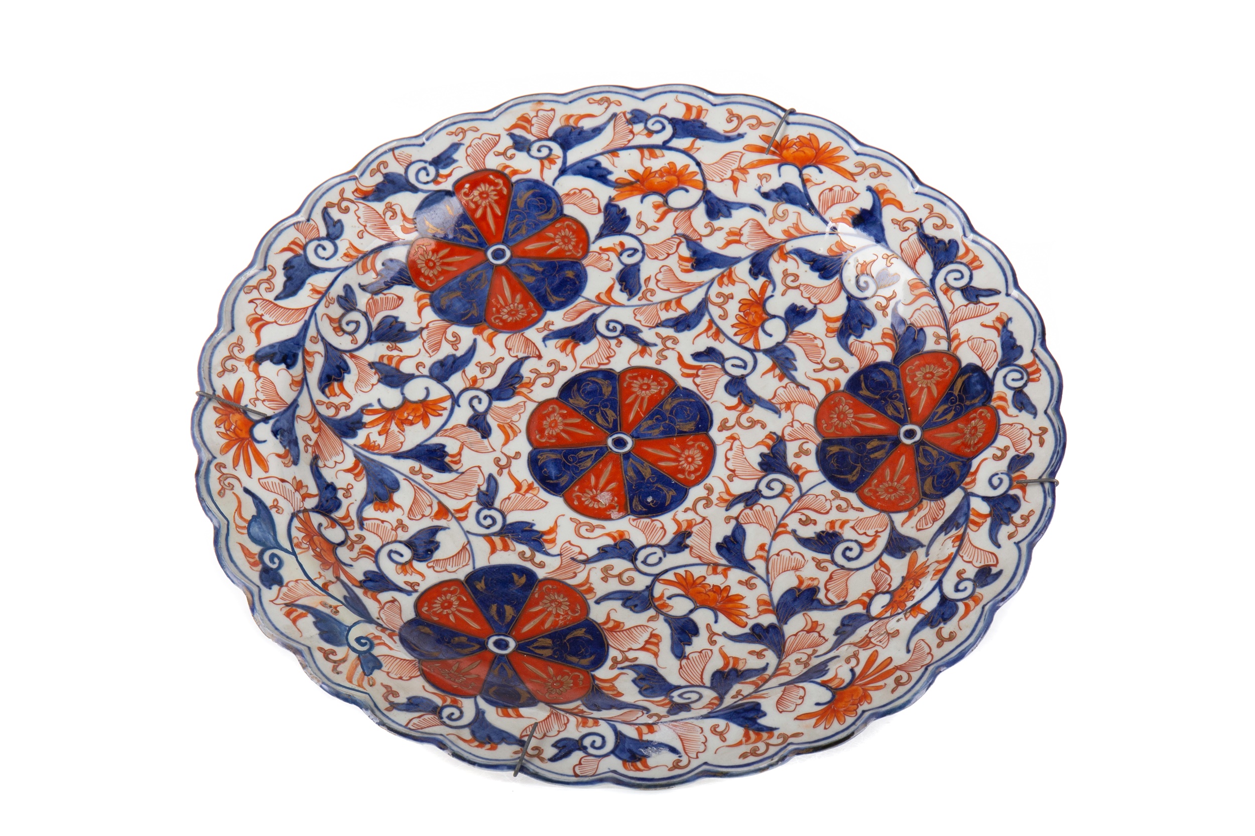 A JAPANESE IMARI CIRCULAR PLAQUE