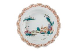 AN 18TH CENTURY CHINESE EXPORT CIRCULAR SOUP PLATE