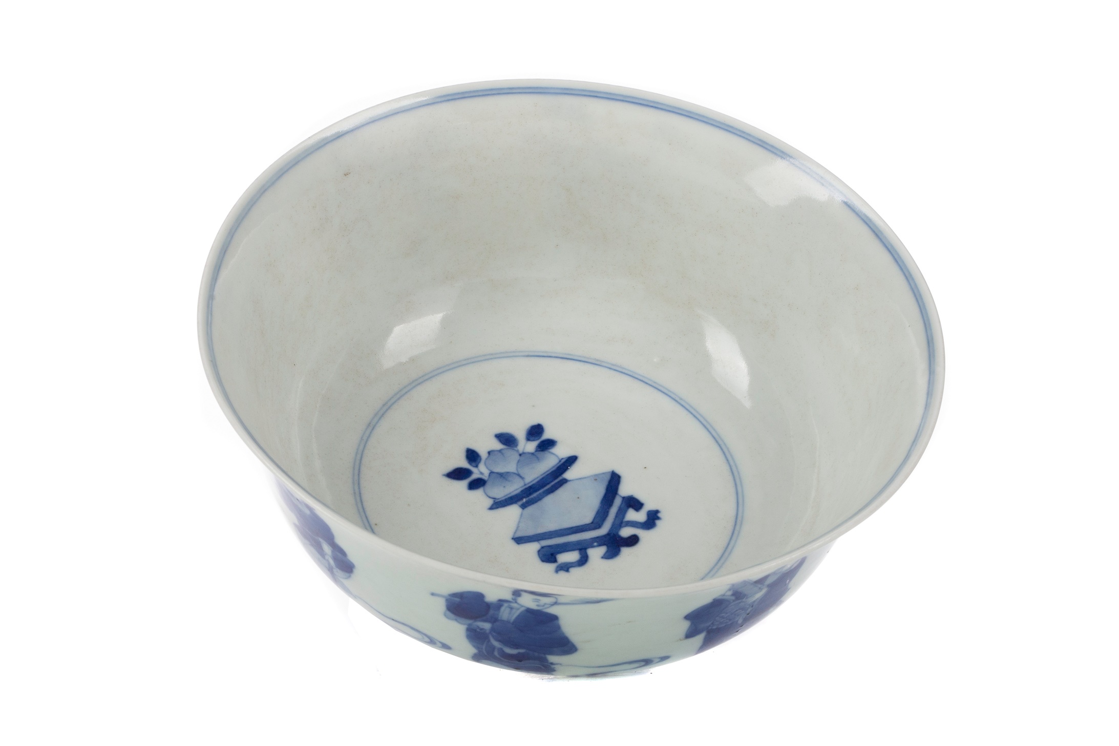 A CHINESE BLUE AND WHITE CIRCULAR BOWL - Image 2 of 2