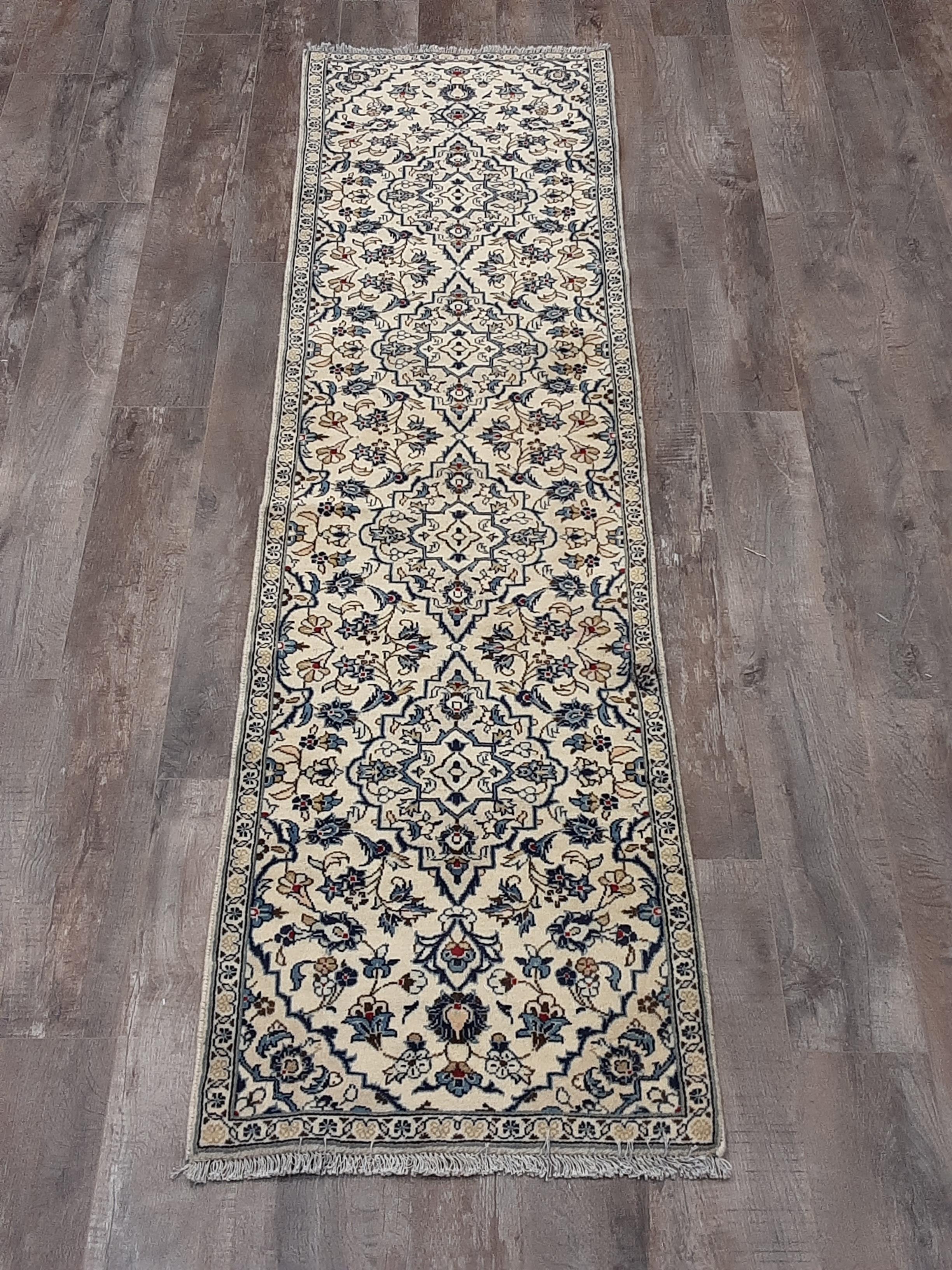 A PERSIAN KARAJEH RUNNER - Image 2 of 3