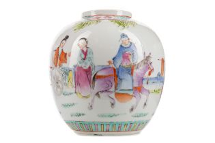 AN EARLY 20TH CENTURY CHINESE FAMILLE ROSE VASE