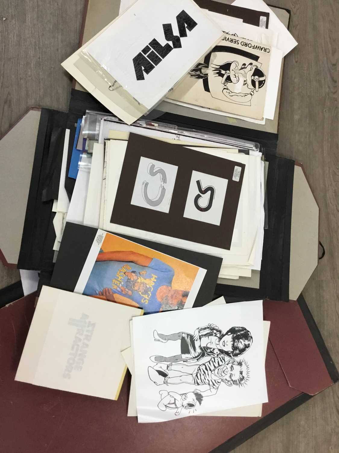 A GROUP OG FOLIOS CONTAINING VARIOUS PRINTS AND SKETCHES