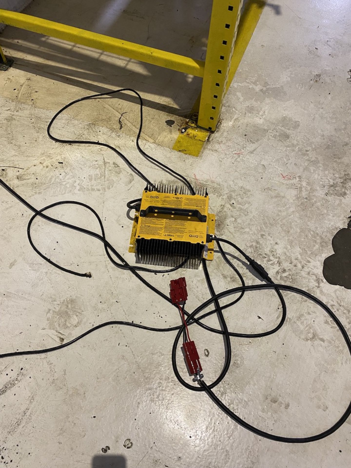 Karcher Ride-On Floor Scrubber with Charger - Image 5 of 5