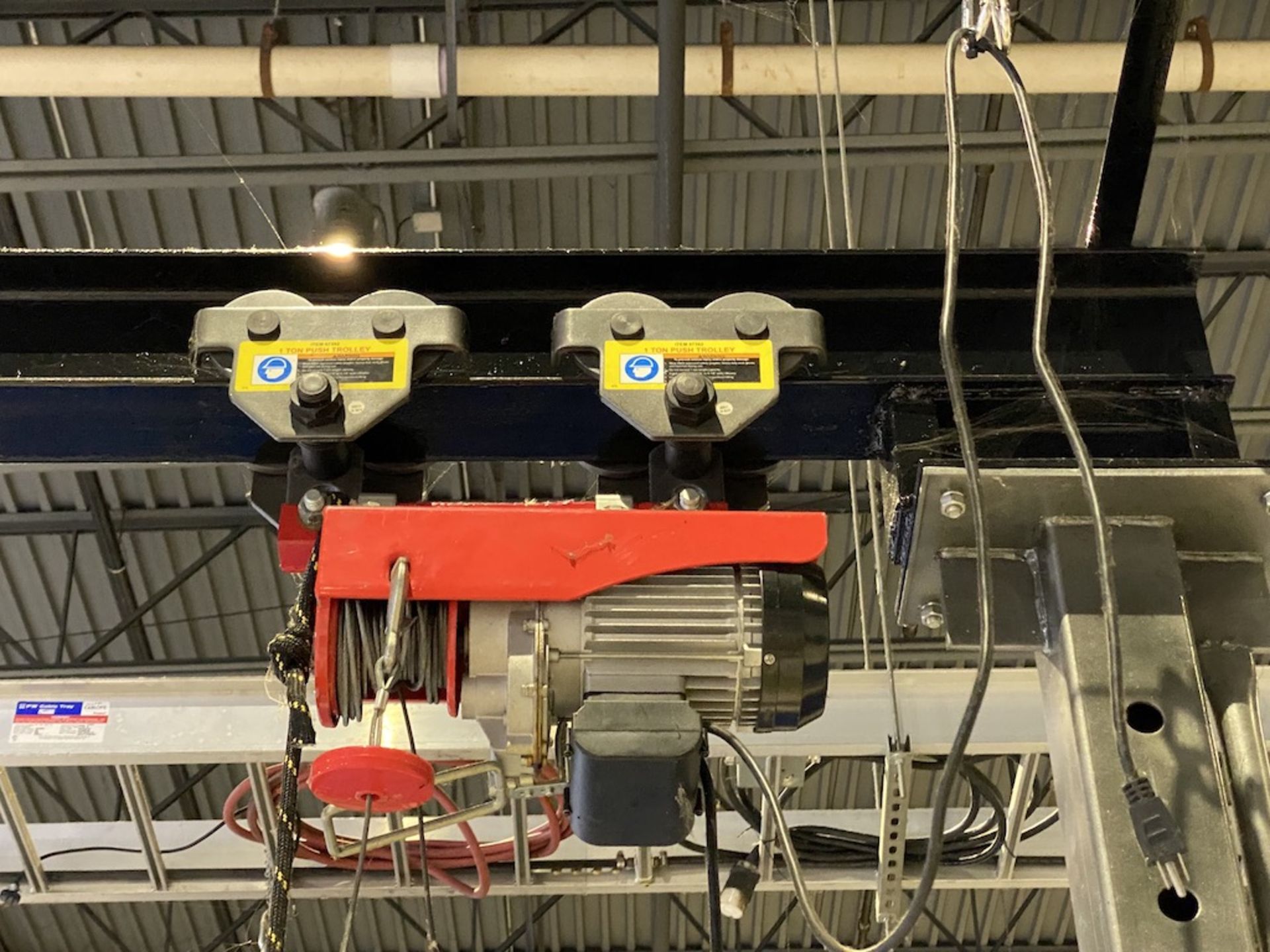 Mobile Adjustable Height Gantry Crane on Casters with Hoist & Controller - Image 4 of 5