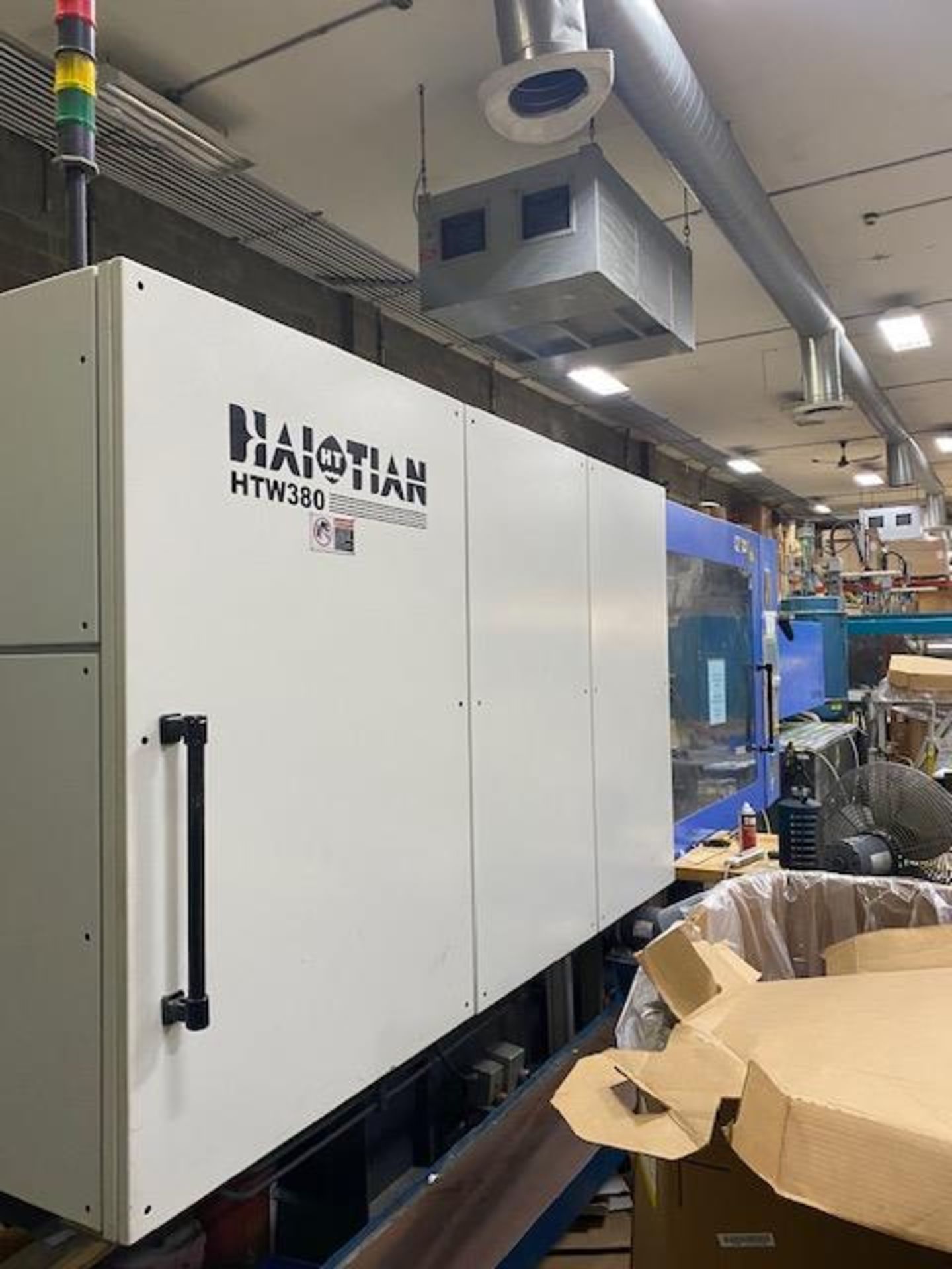 Haitian 419 Ton Injection Molding Press, New in 2007 - Image 2 of 5