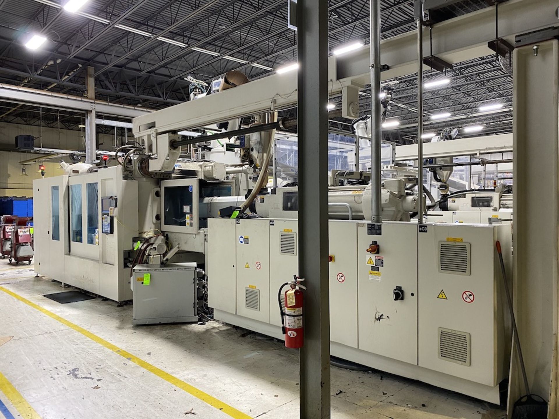 Krauss Maffei KM 850-4300 MX 850 Ton Injection Molding Machine - Image 2 of 9