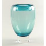 A blue glass vase, Maarten Vrolijk for Leerdam. H.: 33 cm.