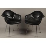 A set of vintage Herman Miller Eames LAX Lounge Chairs, Vit