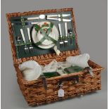 Brexton - Picnic basket, new.