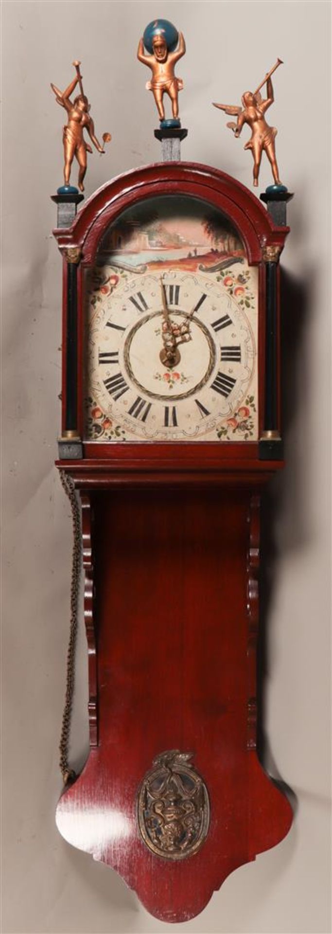 A "Frisian" clock, ca. 1860.
H. 129 cm. excl. poppen. 