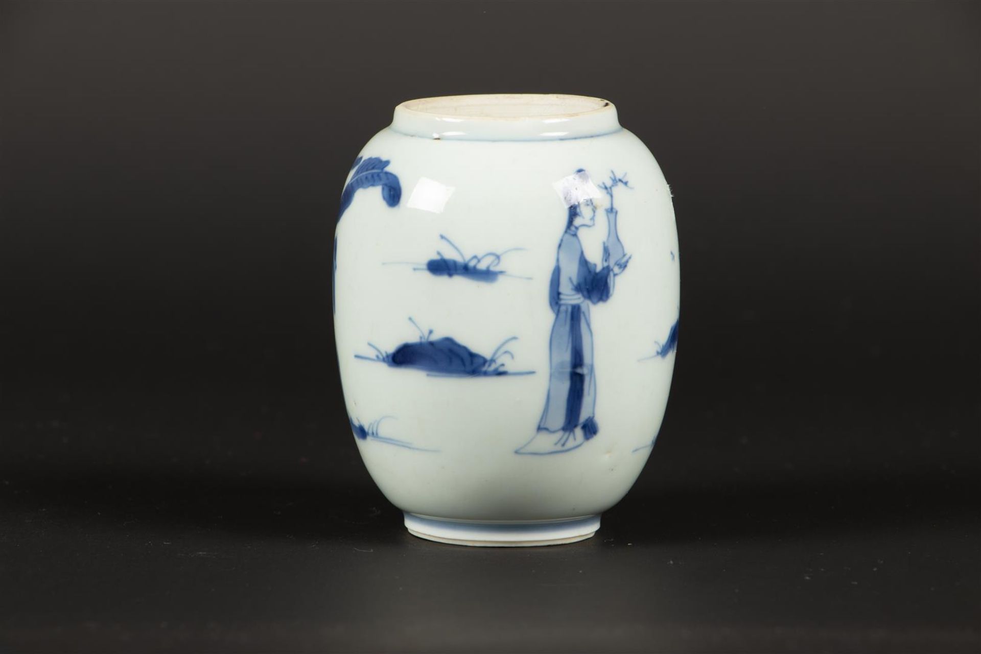 A porcelain tea caddy with decoration of 2 x lizards in lan - Bild 2 aus 6
