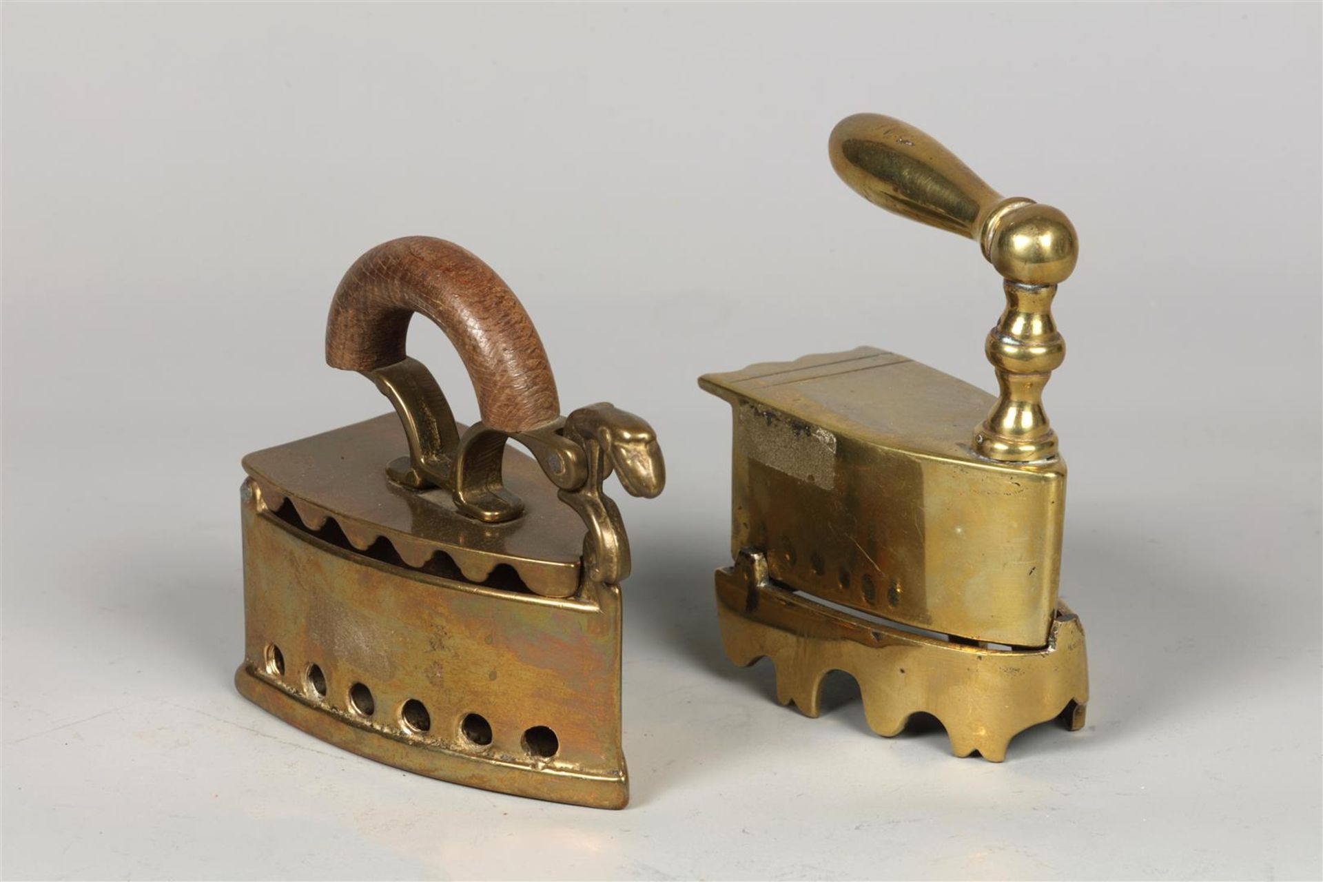 A lot of miniature irons. Netherlands, 19/20th century.
H.: