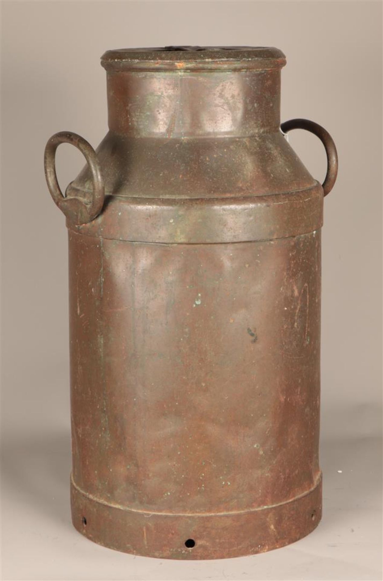 A copper milk churn, 1st half 20th century.