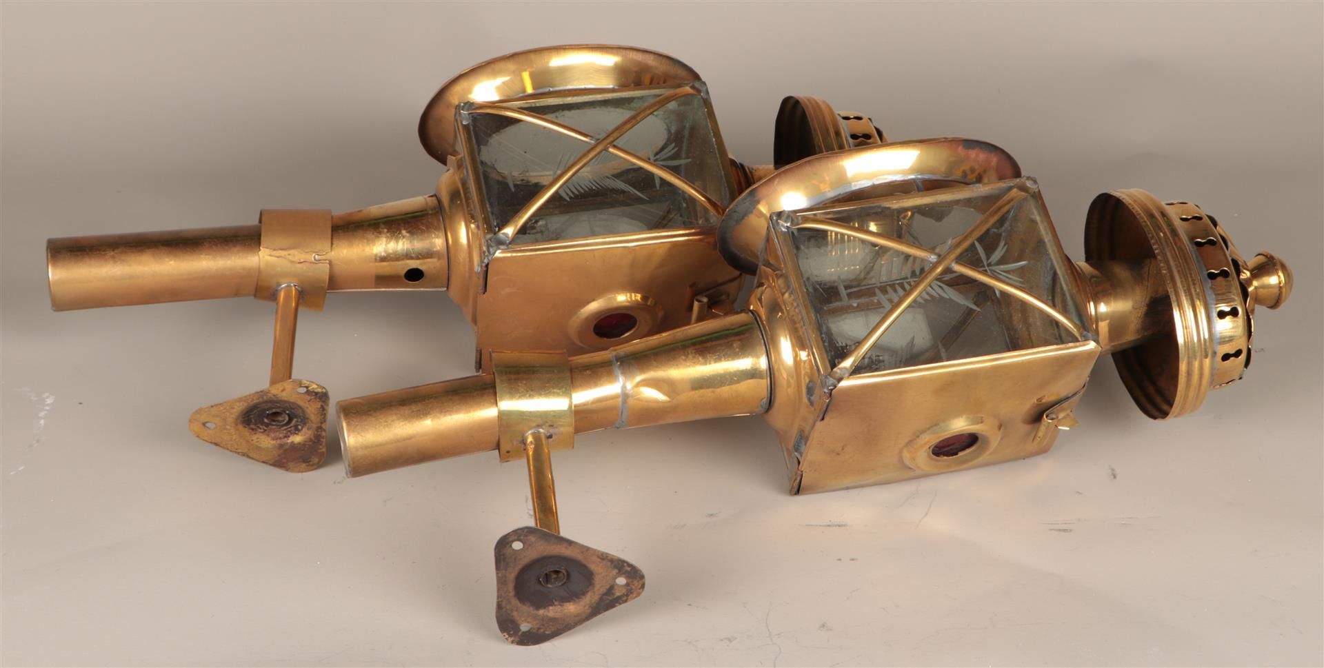 A lot consisting of (2) copper carriage lamps.
H.: 45 cm.  - Bild 2 aus 2