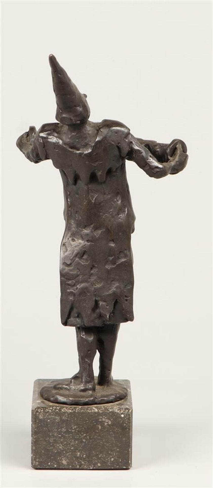 A bronze sculpture of an accordion playing clown. 2nd half  - Bild 3 aus 4