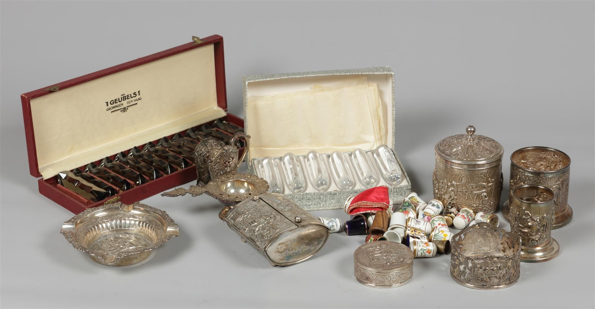 A lot of various including silver-plated objects and glass 