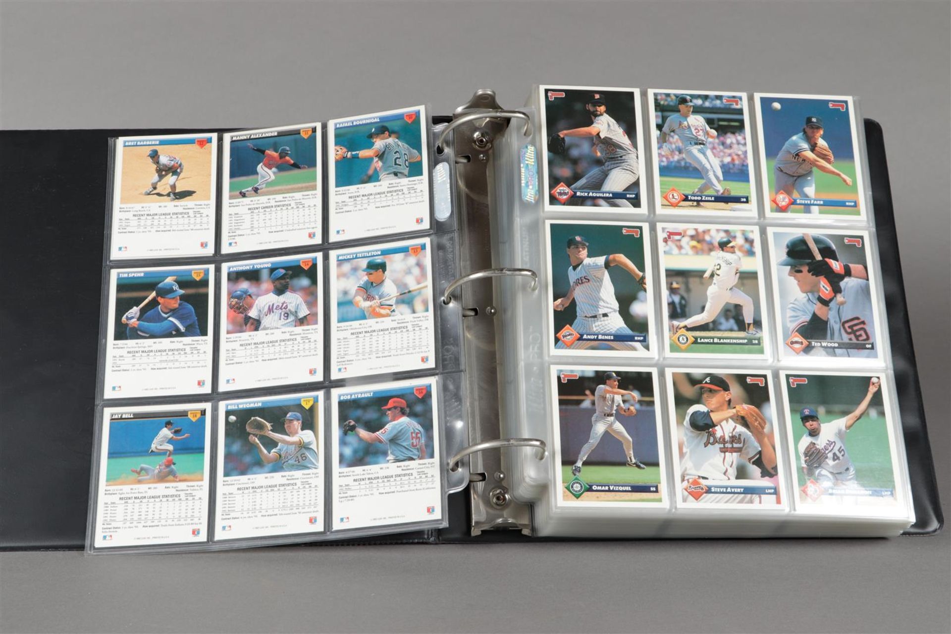 Een map met circa 760 "1993 Donruss  Baseball Cards".