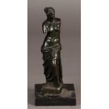 Een bronzen "Grand Tour" beeldje van de Venus van Milo. Ee