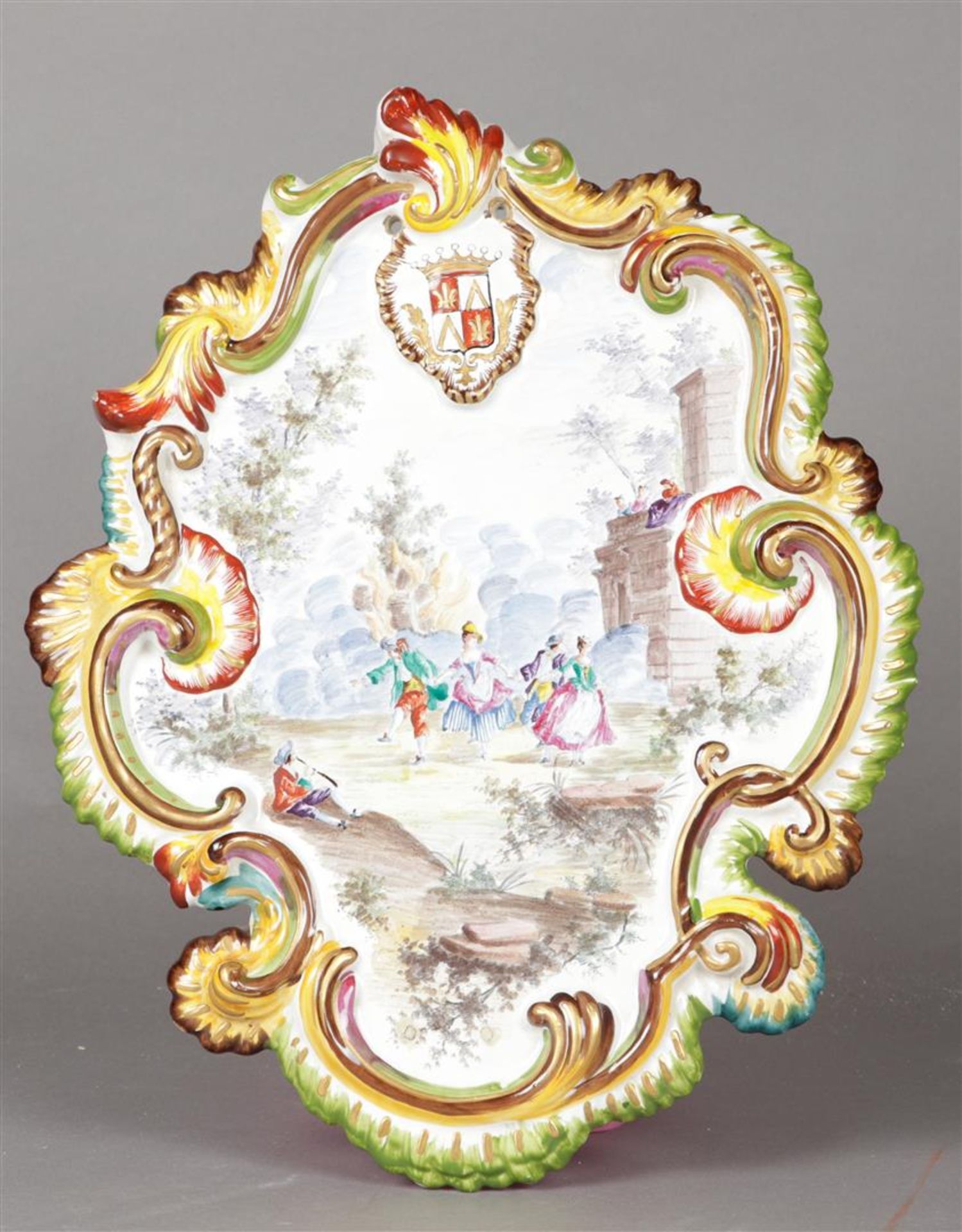 Een faience plaquette met klassiek decor, gemerkt Lill 1767