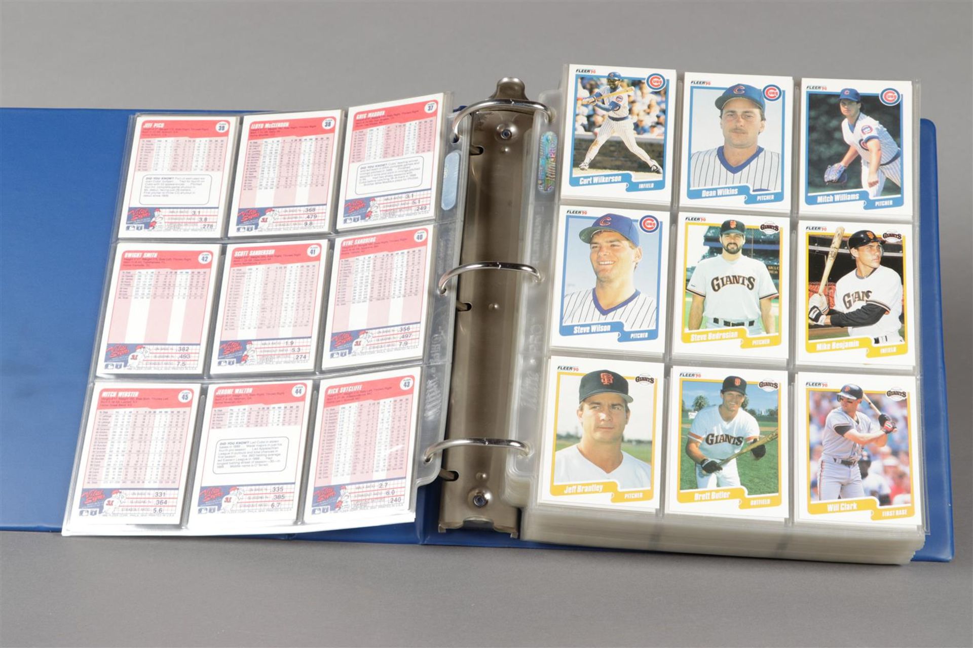 Een map met circa 760 "1990 Fleer Baseball Cards".