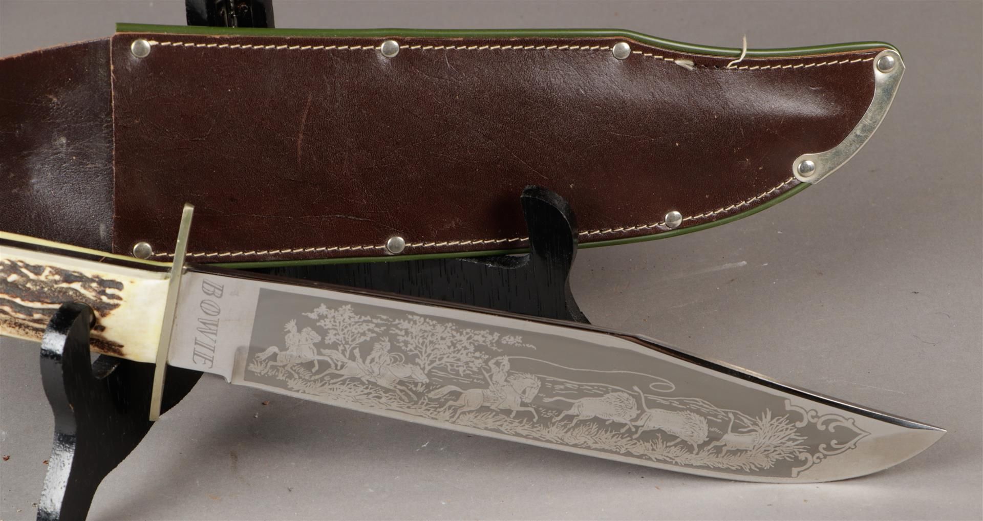 Een Bowie mes (Linder Messer) Solingen, met gegraveerd buff - Image 2 of 2