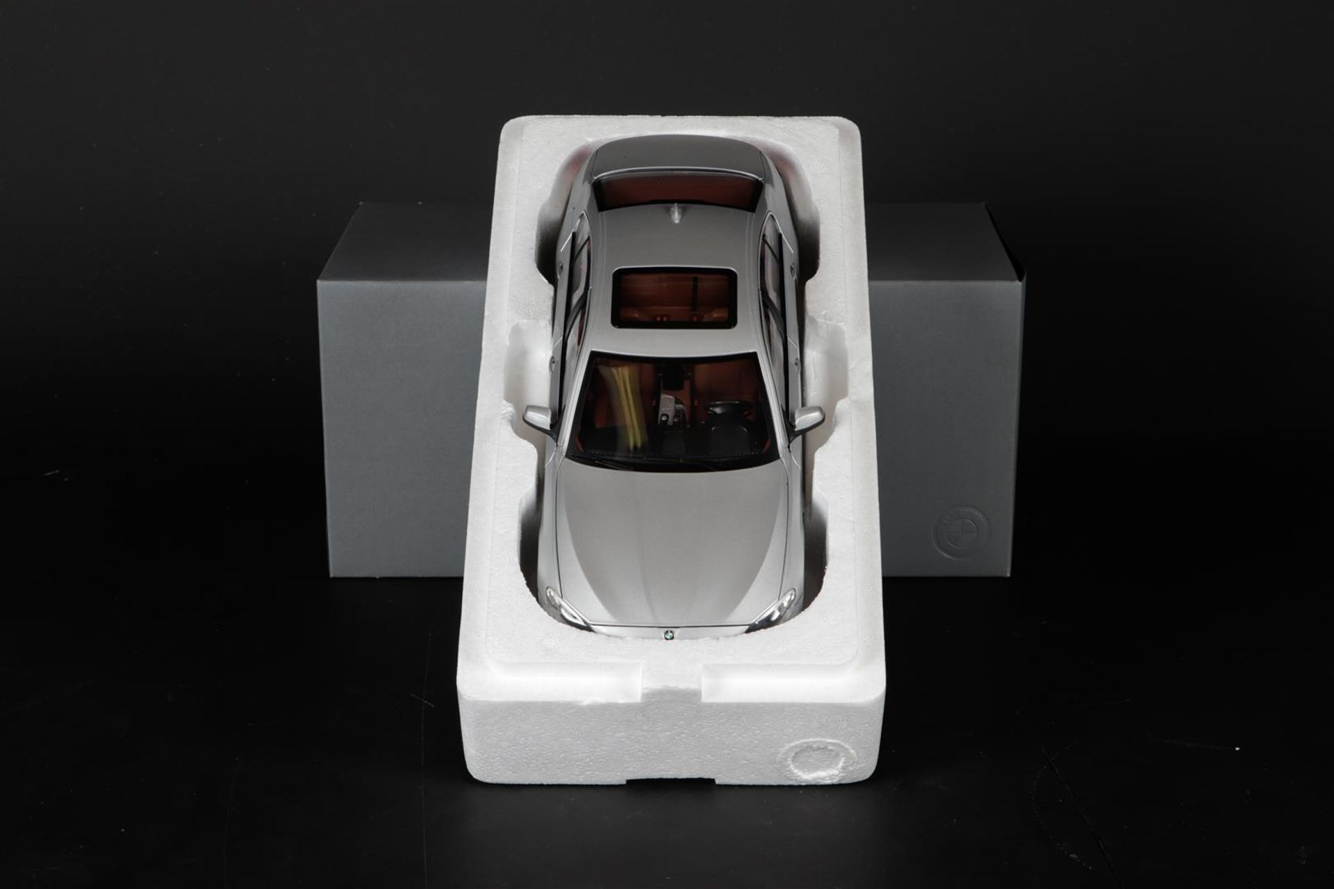 Kyosho - 1:18 - BMW - 550i Saloon