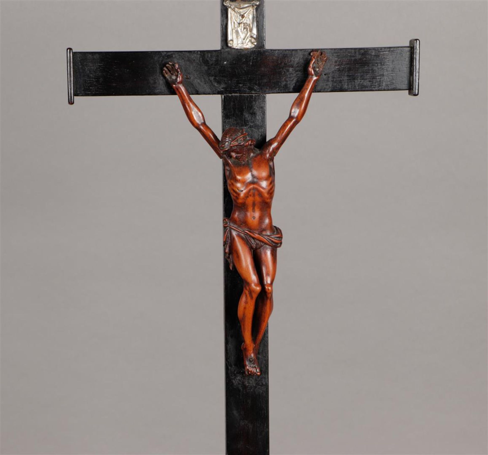 A 19th century crucifix on tortoiseshell base.
H.: 45 cm.  - Image 2 of 2