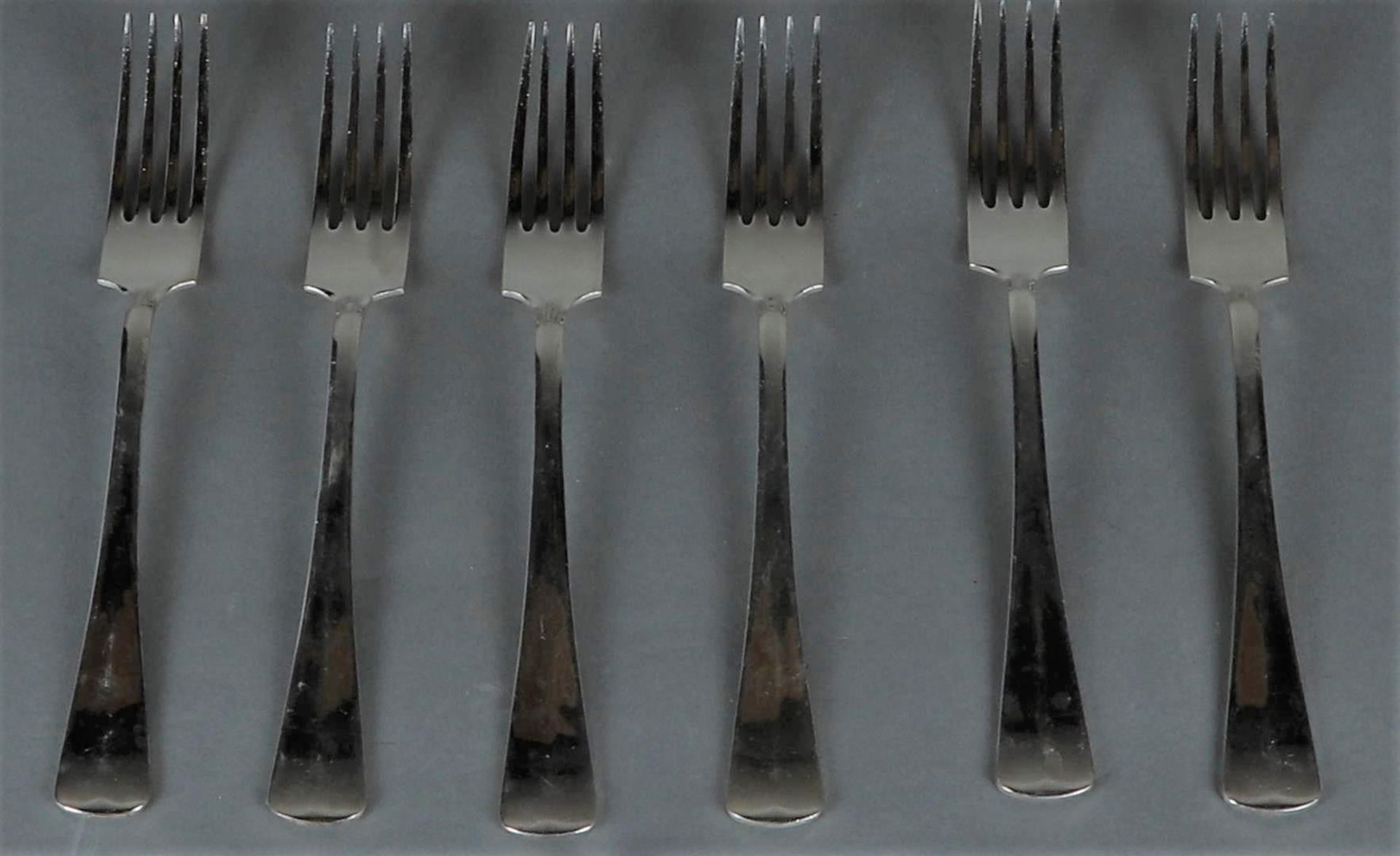 A 6 person silver dinner cutlery set consisting of spoons, knives and forks. 999 silver - M.J. Gerri - Image 3 of 5