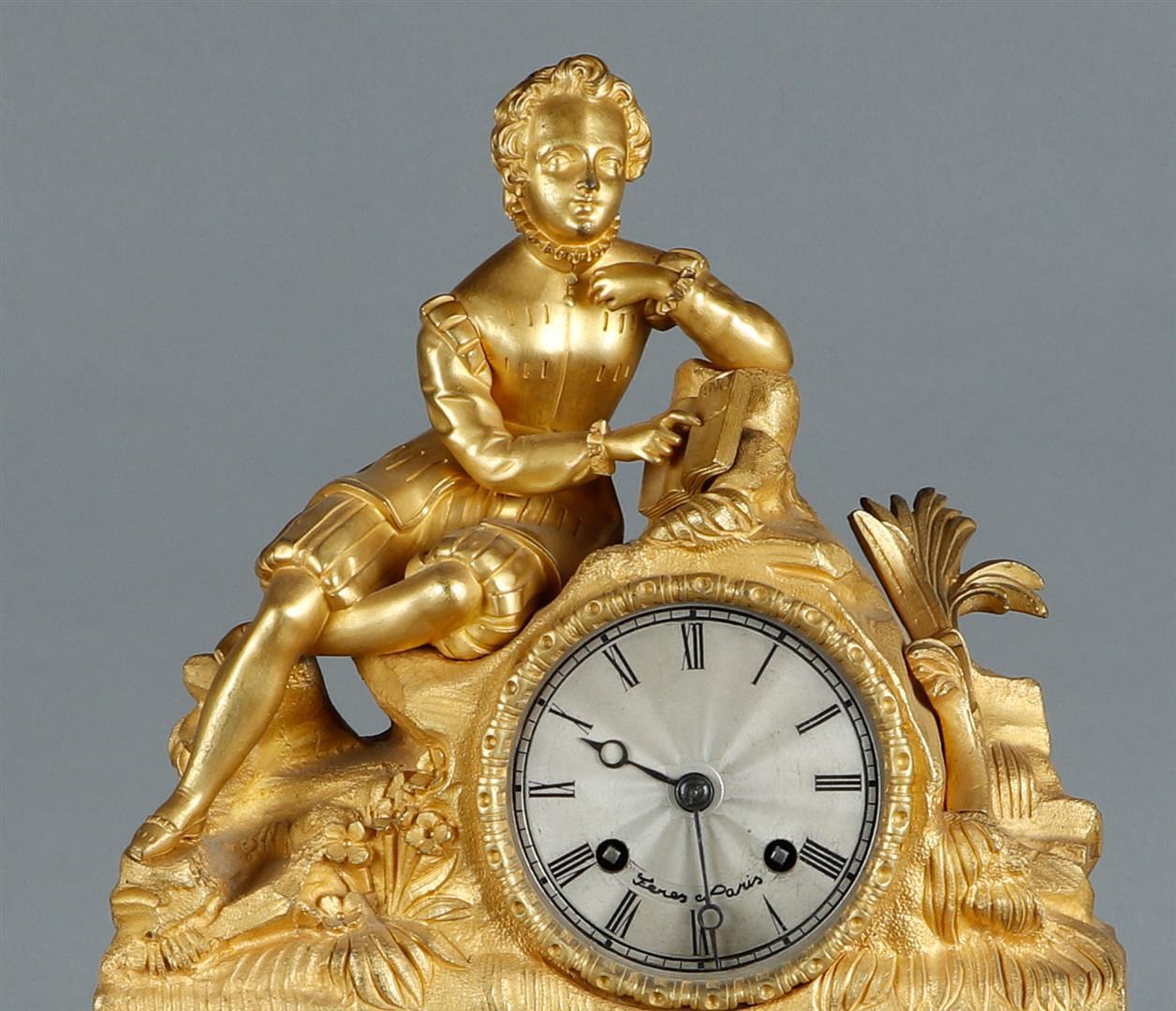 An ormolu bronze French mantel clock with a poet. Approx. 1860. - Image 2 of 5