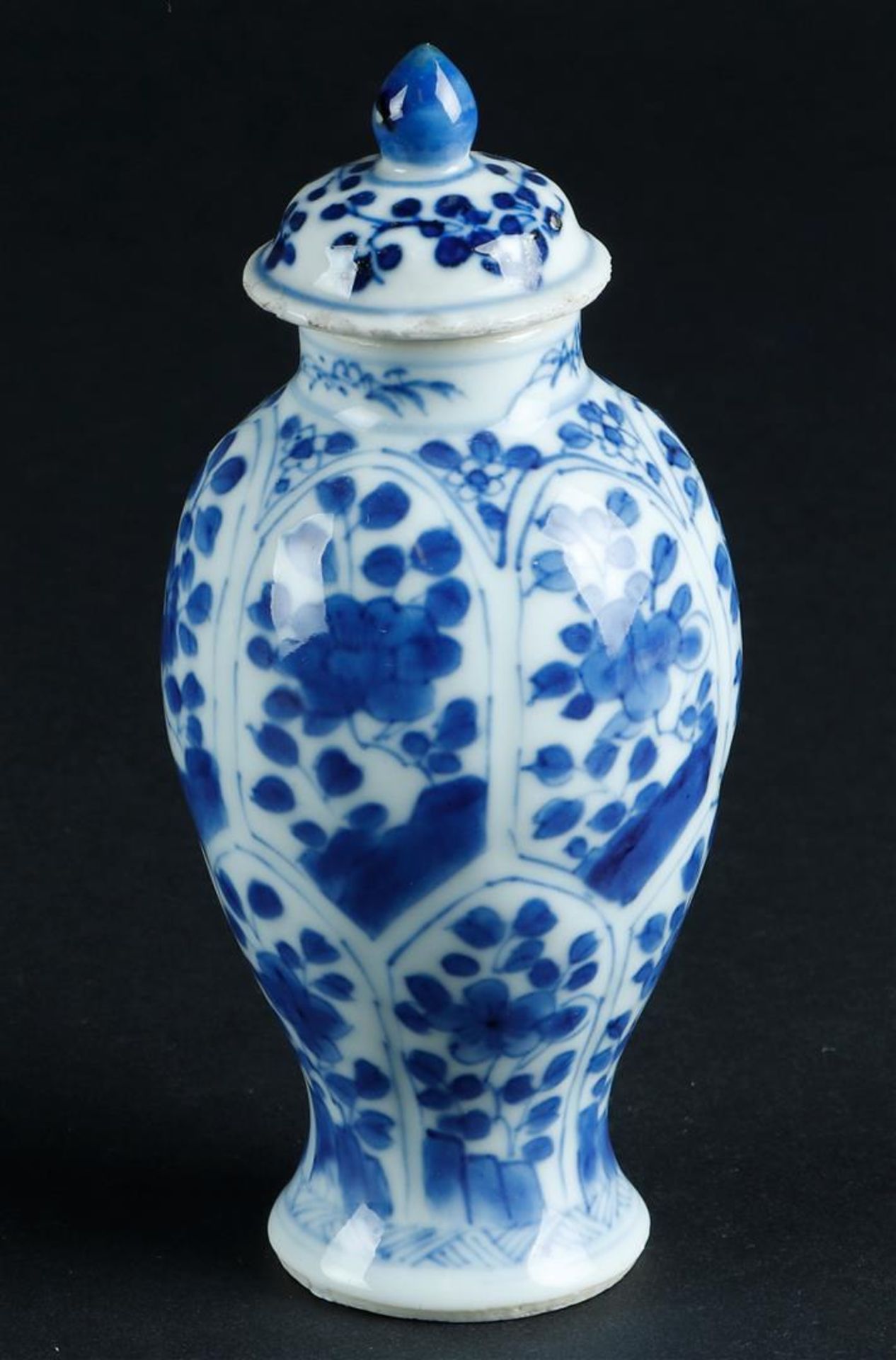 A porcelain lidded vase with lotus leaf divisions with floral decor, marked with artemisia leaf. Chi - Image 3 of 5