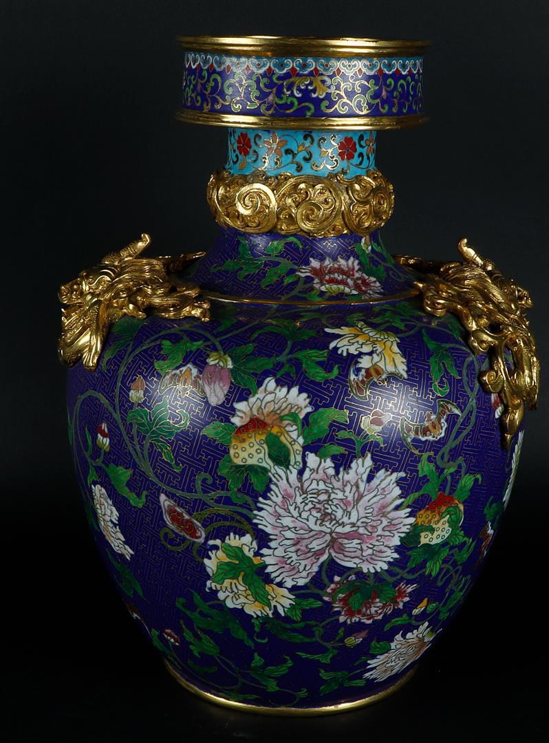 A large cloisonné vase decorated with flowers and on the side with gilded dragons, marked Qianglong. - Image 3 of 6