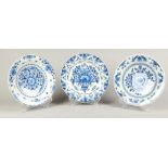 A lot of earthenware dishes with floral decor, marked Pocelyne Fles. Delft, 20th century.