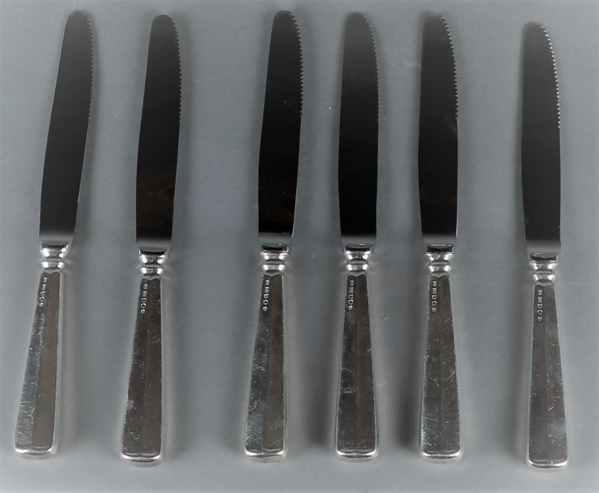 A 6 person silver dinner cutlery set consisting of spoons, knives and forks. 999 silver - M.J. Gerri - Image 4 of 5