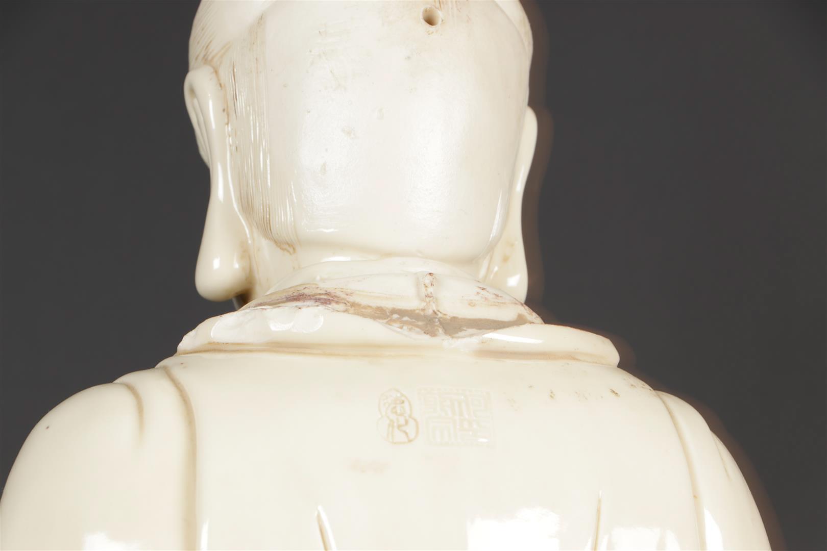 A porcelain Blanc de Chine Guan-Yin. China, 20th century - Image 7 of 10