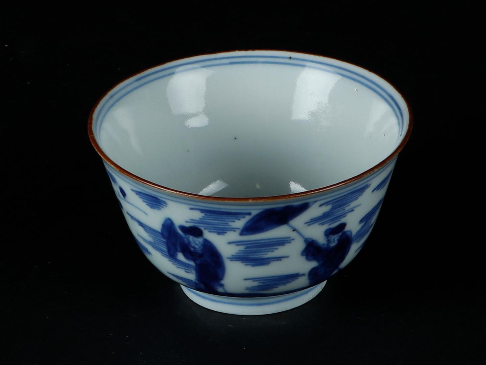 A porcelain bowl with landscape decor on the outside, with dignitary with servant with parasol. Chin - Image 4 of 4