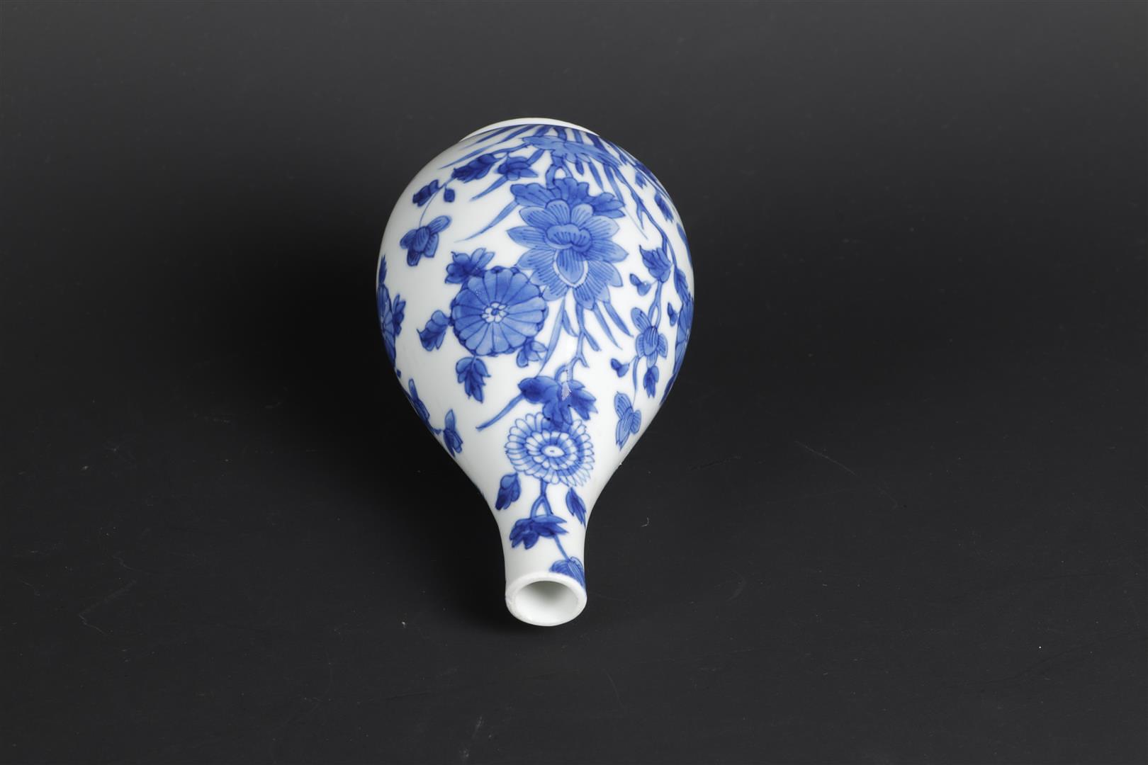 A porcelain belly vase with rich flower-on-rock decor on the front and back. China, Kangxi. - Image 4 of 5