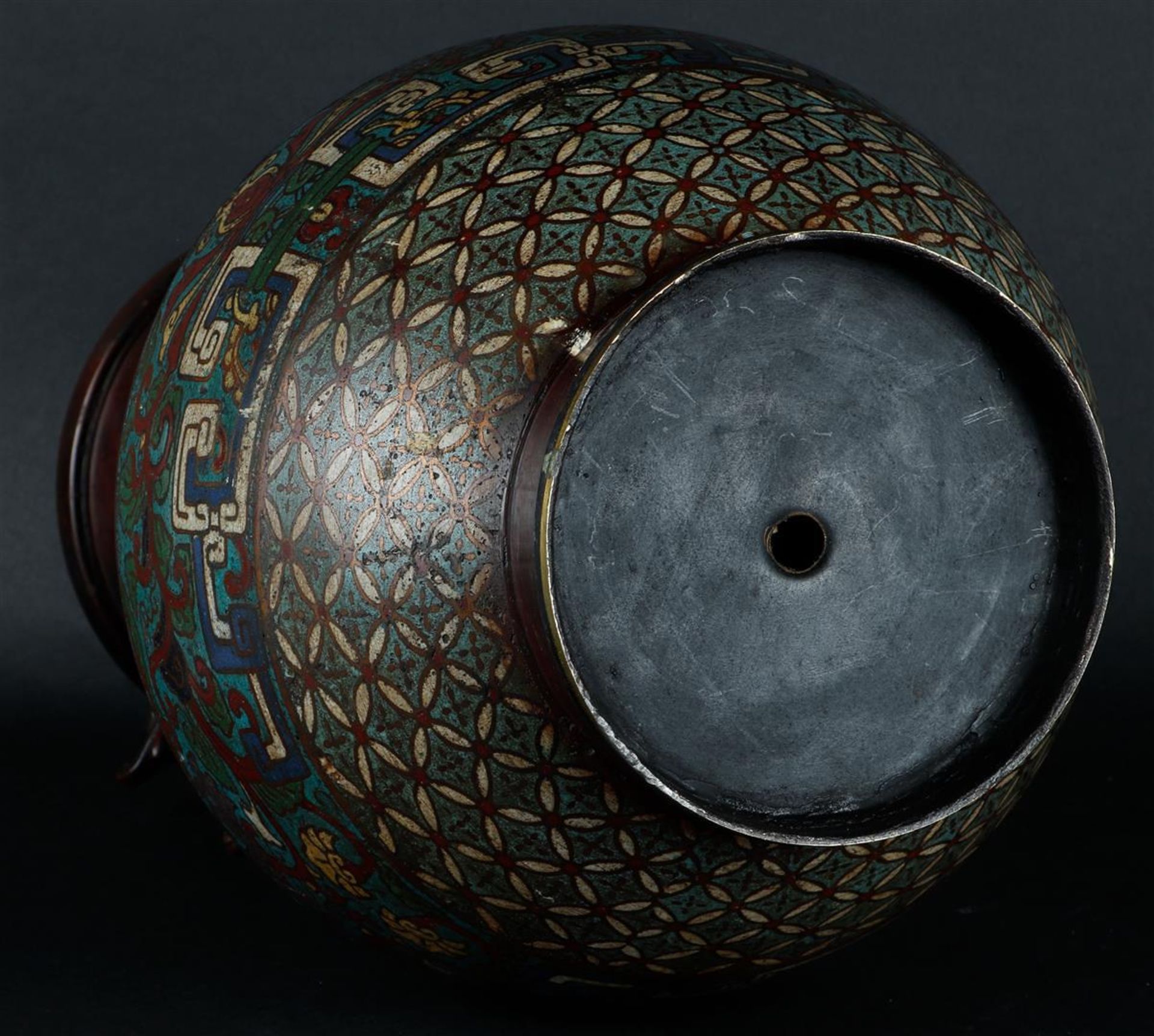 A cloisonne vase. Japan, 19th century. - Image 3 of 3