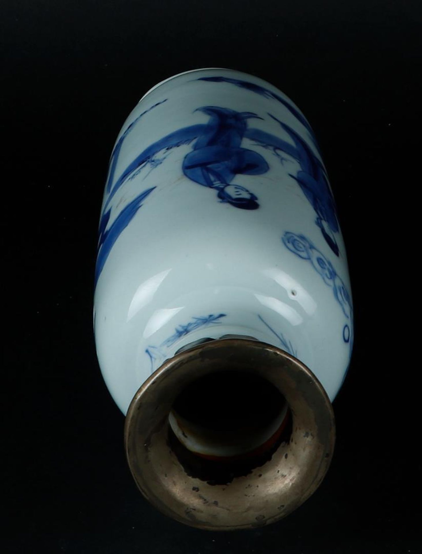 A porcelain vase model trolley with three frames in landscape. The underside with artemisia leaf mar - Image 4 of 4