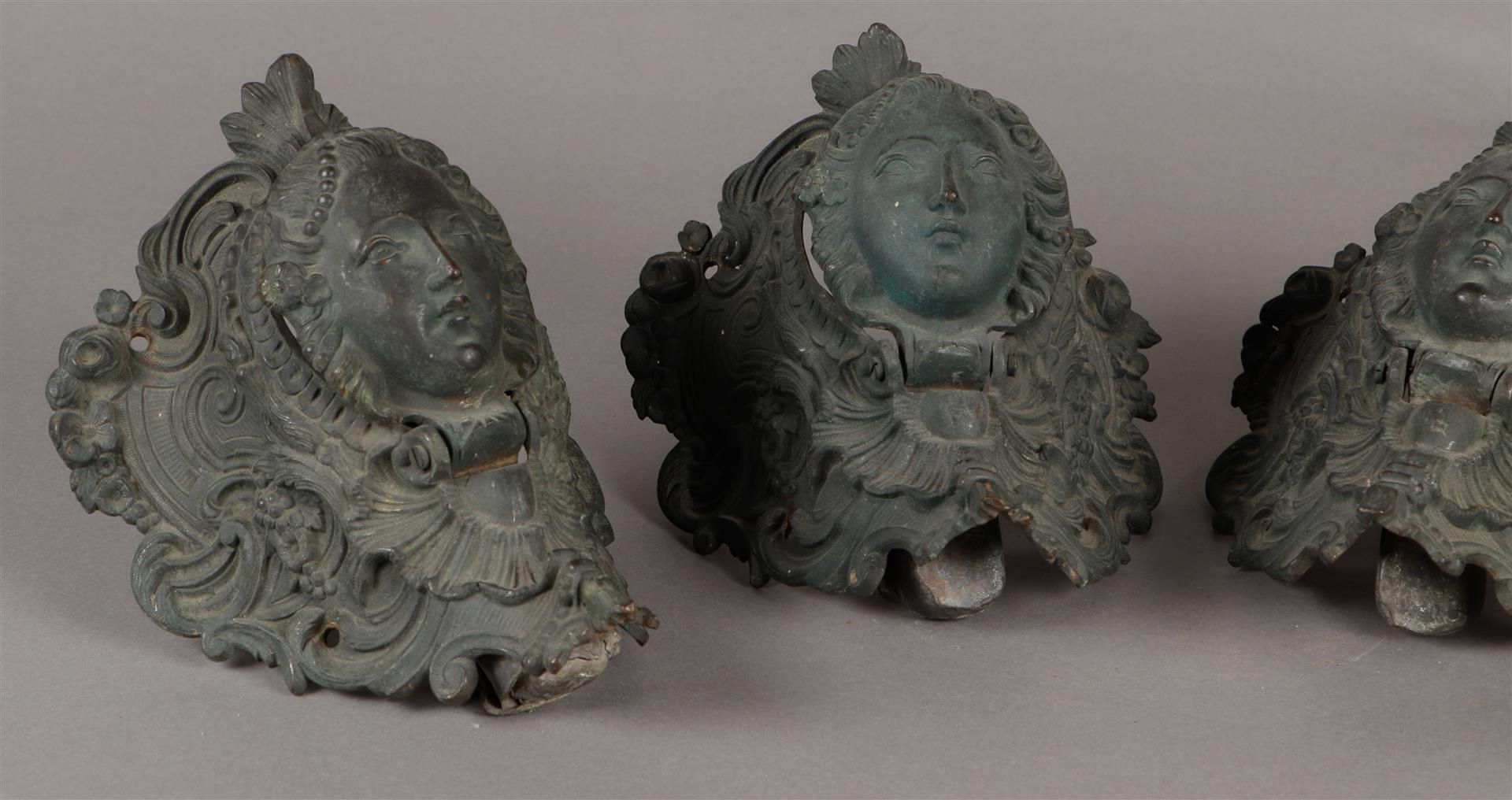 A set of (4) bronze Napoleon III Billiard "Corner Pocket" ornaments. Approx. 1850. - Image 3 of 4