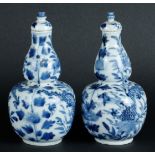 A set of two porcelain knob vases with dragon decor, marked Kangxi. China, 19th century.