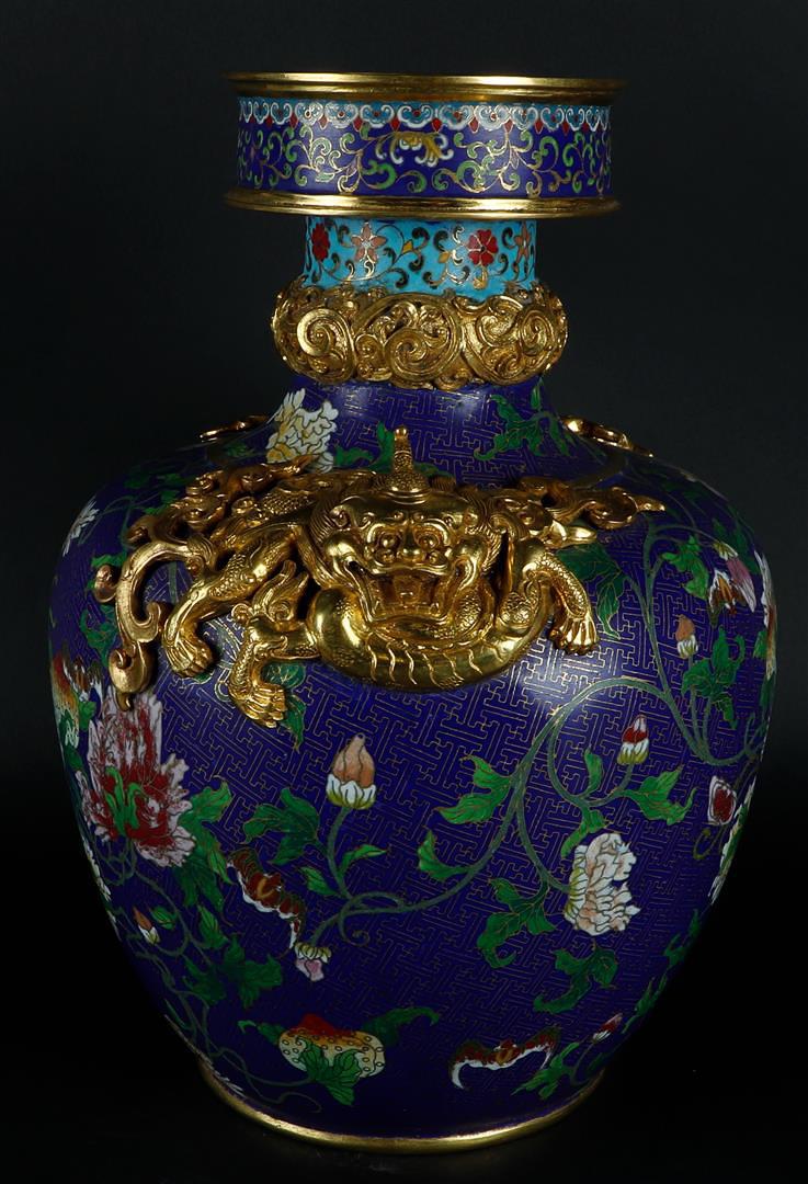 A large cloisonné vase decorated with flowers and on the side with gilded dragons, marked Qianglong. - Image 2 of 6