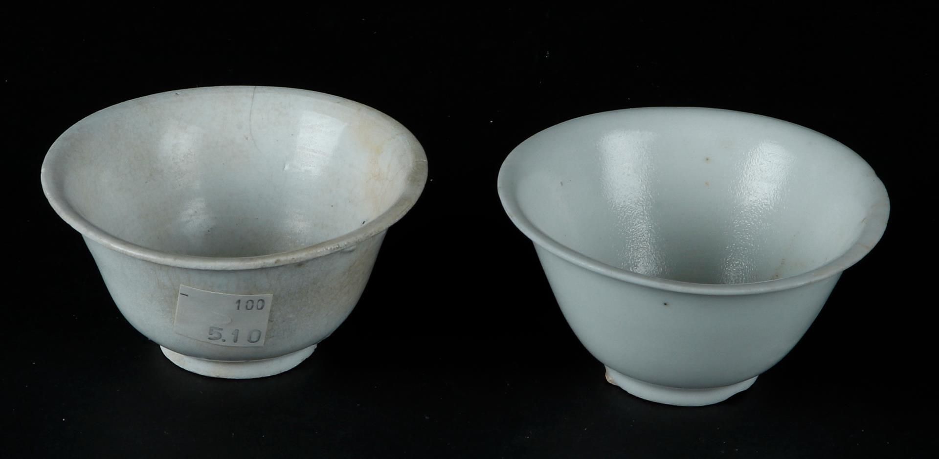 Two porcelain Blanc de Chine bowls: origin Vung Tau Cargo (sea finds auctioned at Christies, 1992). 